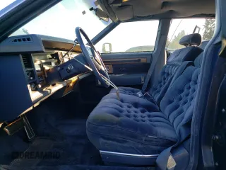 1984 Cadillac Seville z VIN 1G6AS6987EE810927, wystawiony jako Copart lot #42836105 z przebiegiem 19 894 mil mil oraz Tytuł czysty. Historia ofert i sprzedaży dostępna na DreamBid. Obrazek 7.
