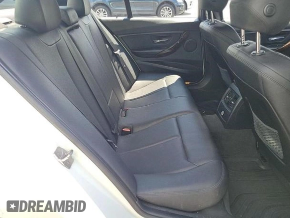 2013 BMW 3 Series 320i xDrive с VIN WBA3C3C5XDF982665, выставлен на аукционе Copart как лот 61688265 с пробегом 122 398 миль миль и Чистый • Clean title. История ставок и продаж доступна на DreamBid. Изображение 6.