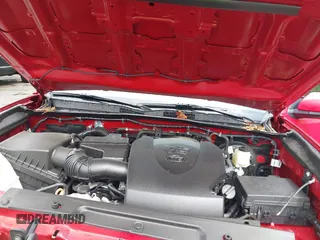 2020 Toyota Tacoma SR5 z VIN 3TMAZ5CN7LM128932, wystawiony jako IAAI lot #42220739 z przebiegiem 22 197 mil mil oraz . Historia ofert i sprzedaży dostępna na DreamBid. Obrazek 10.