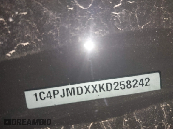 2019 Jeep Cherokee Limited with VIN 1C4PJMDXXKD258242, listed as a IAAI auction lot 41837501 with 81,156 mi miles. Bid and sale history available at carsss.com. Image 9.