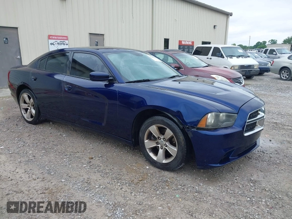 2013 Dodge Charger SE z VIN 2C3CDXBG7DH580034, wystawiony jako IAAI lot #42209139 z przebiegiem 185 906 mil mil oraz . Historia ofert i sprzedaży dostępna na DreamBid. Obrazek 1.