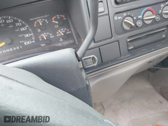 1996 Chevrolet Silverado 1500 with VIN 1GCEC14R7TZ225222, listed as a IAAI auction lot 41545457 with 205,561 mi miles and . Bid and sale history available at DreamBid. Image 11.
