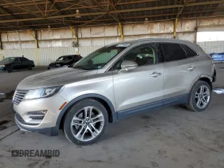 2015 Lincoln MKC z VIN 5LMCJ2A93FUJ05404, wystawiony jako Copart lot #41775985 z przebiegiem 141 841 mil mil oraz Szkody całkowita. Historia ofert i sprzedaży dostępna na DreamBid. Obrazek 1.