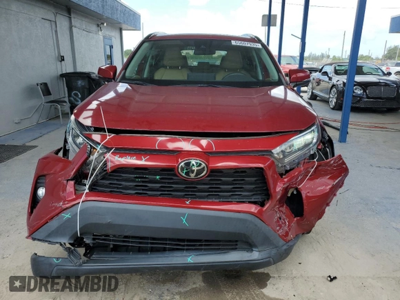 2021 Toyota RAV4 XLE Premium with VIN 2T3C1RFV2MW164644, listed as a Copart auction lot 65607935 with 19,667 mi miles and Salvage title. Bid and sale history available at DreamBid. Image 5.