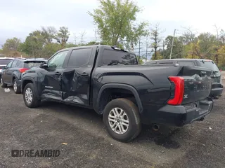2022 Toyota Tundra 2WD SR5 with VIN 5TFLA5AB1NX001339, listed as a IAAI auction lot 40515694 with 47,644 mi miles. Bid and sale history available at carsss.com. Image 3.