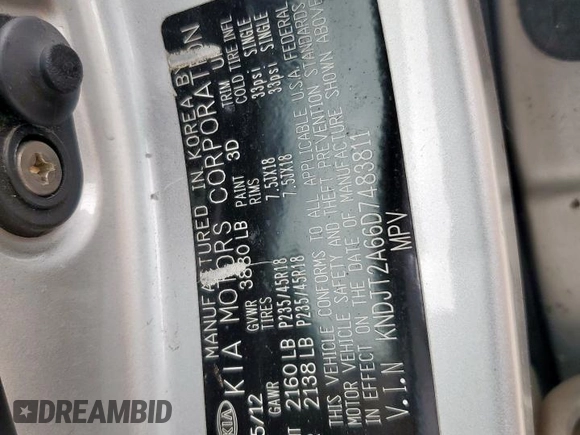 2013 Kia Soul + z VIN KNDJT2A66D7483811, wystawiony jako Copart lot #56746085 z przebiegiem 161 371 mil mil oraz Szkoda całkowita • Salvage title. Historia ofert i sprzedaży dostępna na DreamBid. Obrazek 13.