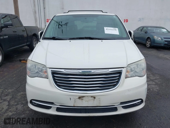 2013 Chrysler Town & Country Touring with VIN 2C4RC1BG7DR629829, listed as a IAAI auction lot 42152230 with 188,473 mi miles. Bid and sale history available at carsss.com. Image 6.