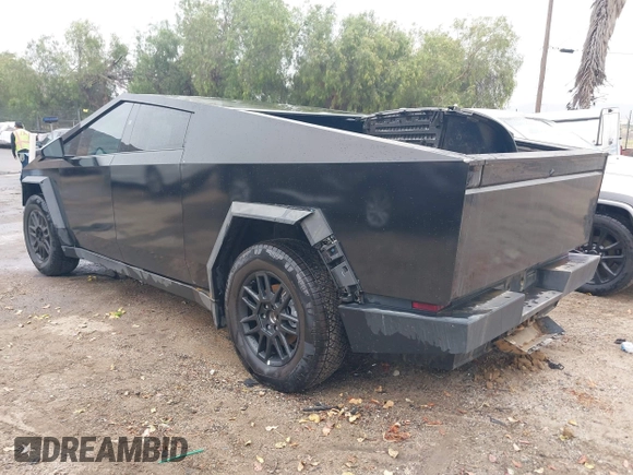 2024 Tesla Cybertruck с VIN 7G2CEHED6RA048460, выставлен на аукционе IAAI как лот 42433721 с пробегом 8 019 миль миль и . История ставок и продаж доступна на DreamBid. Изображение 3.