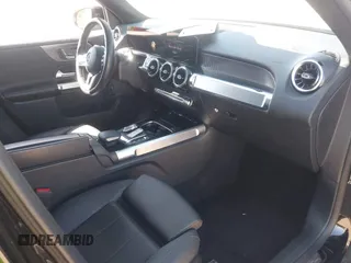 2023 Mercedes-Benz GLB 250 с VIN W1N4M4HB2PW331696, выставлен на аукционе IAAI как лот 42255808 с пробегом 58 880 миль миль и . История ставок и продаж доступна на DreamBid. Изображение 5.