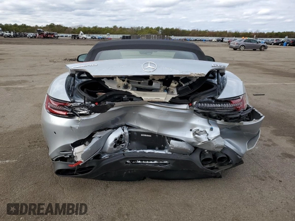 2021 Mercedes-Benz AMG GT z VIN W1KYK8CA0MA041962, wystawiony jako Copart lot #82825233 z przebiegiem 17 481 mil mil oraz . Historia ofert i sprzedaży dostępna na DreamBid. Obrazek 6.