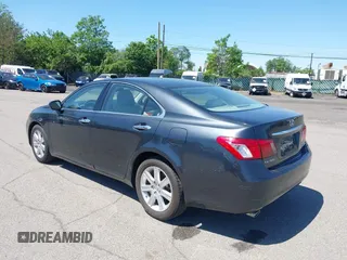 2008 Lexus ES 330 z VIN JTHBJ46G982162693, wystawiony jako IAAI lot #42286480 z przebiegiem 121 834 mil mil oraz . Historia ofert i sprzedaży dostępna na DreamBid. Obrazek 3.