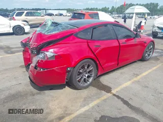 2021 Tesla Model S Plaid z VIN 5YJSA1E69MF439987, wystawiony jako IAAI lot #42496725 z przebiegiem 25 mil mil oraz . Historia ofert i sprzedaży dostępna na DreamBid. Obrazek 4.
