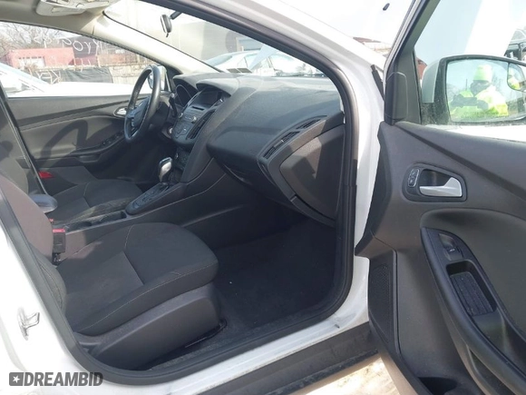 2015 Ford Focus SE with VIN 1FADP3F21FL312736, listed as a IAAI auction lot 41601418 with 137,540 mi miles. Bid and sale history available at carsss.com. Image 5.