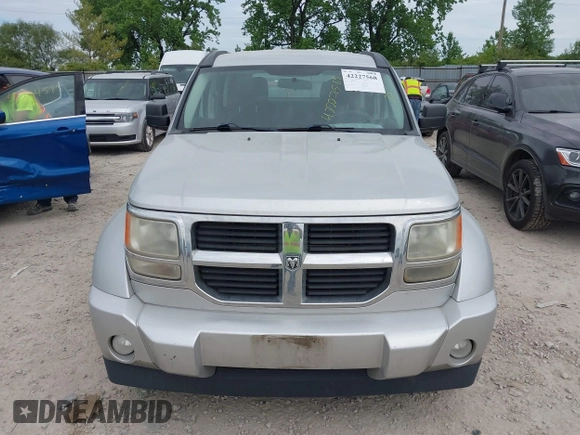 2011 Dodge Nitro SE z VIN 1D4PT2GK3BW600426, wystawiony jako IAAI lot #42227568 z przebiegiem 271 351 mil mil oraz . Historia ofert i sprzedaży dostępna na DreamBid. Obrazek 13.