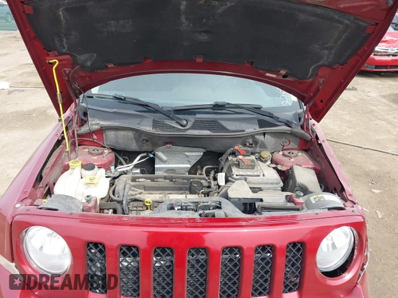 2014 Jeep Patriot Latitude with VIN 1C4NJPFA0ED690182, listed as a IAAI auction lot 41792670 with 91,677 mi miles and . Bid and sale history available at carsss.com. Image 10.