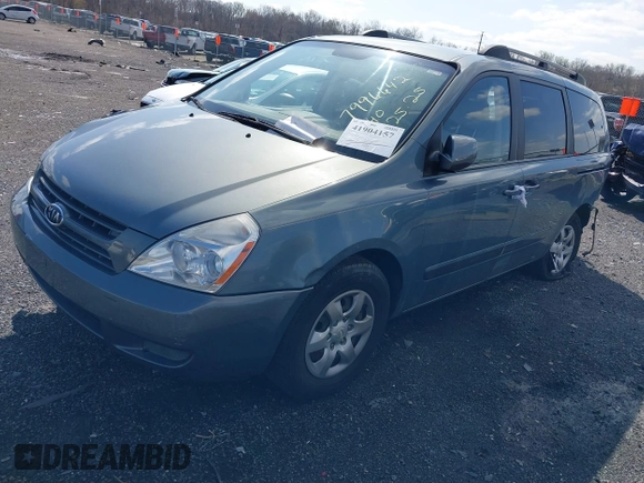 2008 Kia Sedona LX with VIN KNDMB233686204047, listed as a IAAI auction lot 41904157 with 123,700 mi miles. Bid and sale history available at carsss.com. Image 17.