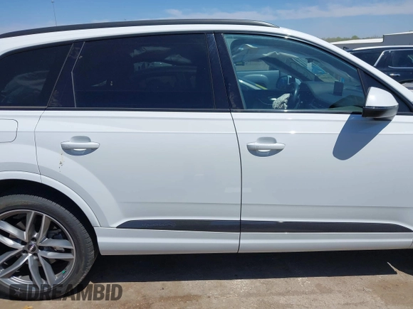 2018 Audi Q7 Prestige with VIN WA1VAAF74JD036128, listed as a IAAI auction lot 42038586 with 96,167 mi miles and . Bid and sale history available at DreamBid. Image 13.