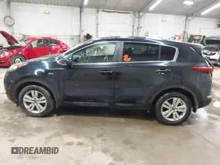 2018 Kia Sportage LX z VIN KNDPMCAC9J7351060, wystawiony jako IAAI lot #42011814 z przebiegiem 174 504 mil mil oraz . Historia ofert i sprzedaży dostępna na DreamBid. Obrazek 14.