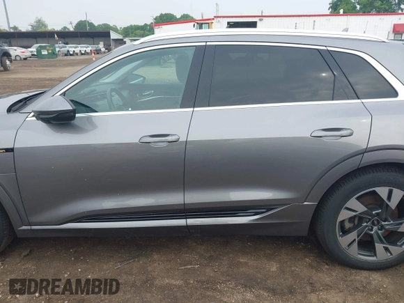 2022 Audi e-tron Premium with VIN WA1AAAGE1NB003892, listed as a IAAI auction lot 42391555 with 48,771 mi miles and . Bid and sale history available at DreamBid. Image 15.