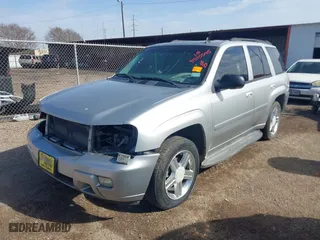 2008 Chevrolet TrailBlazer LT w/1LT with VIN 1GNDS13S482142888, listed as a IAAI auction lot 41375545 with 1 mi miles. Bid and sale history available at carsss.com. Image 2.