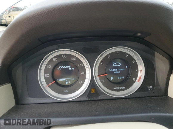 2012 Volvo XC70 3.2L with VIN YV4952BZ5C1132215, listed as a Copart auction lot 86011254 with 222,205 mi miles and Clean Title. Bid and sale history available at DreamBid. Image 9.