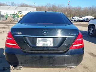 2013 Mercedes-Benz S-Class S 550 with VIN WDDNG9EB3DA499477, listed as a IAAI auction lot 41590018 with 64,547 mi miles. Bid and sale history available at carsss.com. Image 16.
