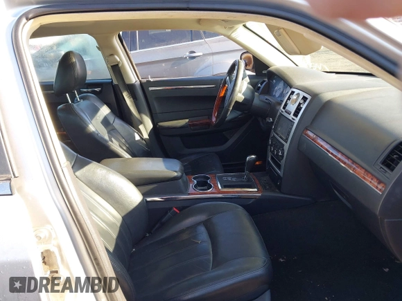 2010 Chrysler 300 C Hemi with VIN 2C3CA6CT4AH114698, listed as a IAAI auction lot 42050947 with 130,269 mi miles and . Bid and sale history available at carsss.com. Image 5.