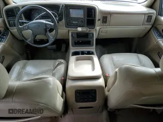 2005 Chevrolet Suburban Z71 with VIN 3GNFK16Z95G145435, listed as a Copart auction lot 83986034 with 186,709 mi miles and Clean Title. Bid and sale history available at carsss.com. Image 8.