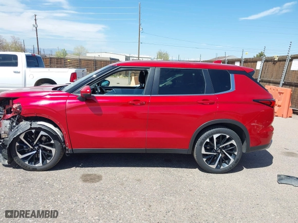 2024 Mitsubishi Outlander SE with VIN JA4J4VA89RZ050540, listed as a IAAI auction lot 42047361 with 21,288 mi miles. Bid and sale history available at carsss.com. Image 15.