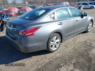 2014 Nissan Altima 2.5 with VIN 1N4AL3AP7EN240705, listed as a IAAI auction lot 41881013 with 94,455 mi miles. Bid and sale history available at carsss.com. Image 4.