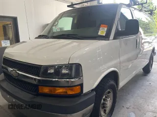 2015 Chevrolet Express Cargo z VIN 1GCZGTCG8F1152043, wystawiony jako IAAI lot #42889455 z przebiegiem 91 058 mil mil oraz . Historia ofert i sprzedaży dostępna na DreamBid. Obrazek 21.