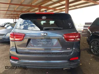 2019 Kia Sorento LX z VIN 5XYPGDA32KG439966, wystawiony jako IAAI lot #42046846 z przebiegiem 101 592 mil mil oraz . Historia ofert i sprzedaży dostępna na DreamBid. Obrazek 16.