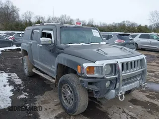 2008 Hummer H3 SUV with VIN 5GTEN13E088133349, listed as a IAAI auction lot 41587403 with 0 mi miles. Bid and sale history available at carsss.com. Image 1.