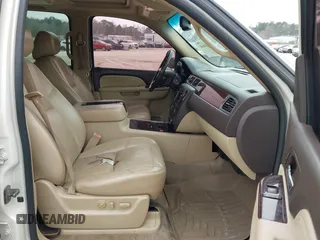 2010 GMC Yukon XL Denali with VIN 1GKUKMEFXAR218674, listed as a IAAI auction lot 41689848 with 1 mi miles. Bid and sale history available at carsss.com. Image 5.