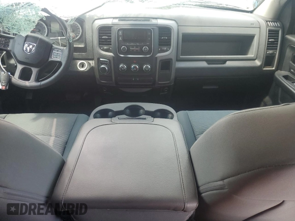 2019 Ram 1500 Tradesman z VIN 1C6RR6FTXKS723855, wystawiony jako Copart lot #55828485 z przebiegiem Nie podano mil oraz Szkoda całkowita • Salvage title. Historia ofert i sprzedaży dostępna na DreamBid. Obrazek 8.