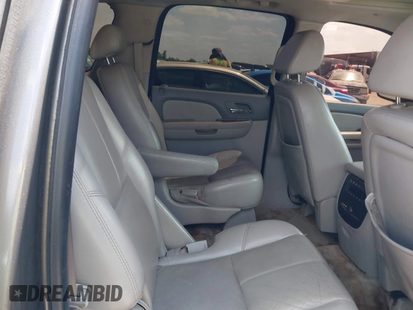 2007 Chevrolet Suburban LTZ with VIN 3GNFK163X7G142655, listed as a IAAI auction lot 42054756 with Not Provided miles. Bid and sale history available at carsss.com. Image 8.