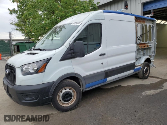 2023 Ford Transit Cargo с VIN 1FTBR1C87PKA31959, выставлен на аукционе Copart как лот 51645315 с пробегом 39 150 миль миль и На запчасти • Non repairable. История ставок и продаж доступна на DreamBid. Изображение 1.