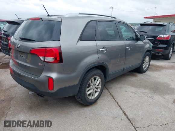 2015 Kia Sorento LX with VIN 5XYKT4A60FG659175, listed as a IAAI auction lot 42133740 with 178,406 mi miles. Bid and sale history available at carsss.com. Image 4.