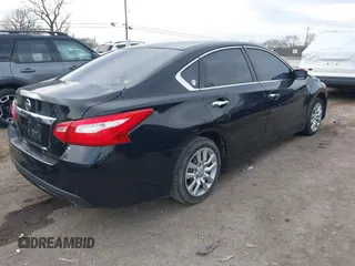 2016 Nissan Altima 2.5 S with VIN 1N4AL3AP6GN325652, listed as a IAAI auction lot 41661797 with 174,672 mi miles. Bid and sale history available at carsss.com. Image 4.