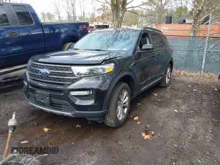 2024 Ford Explorer XLT with VIN 1FMSK8DH6RGA42433, listed as a IAAI auction lot 41807699 with 9,048 mi miles. Bid and sale history available at carsss.com. Image 18.