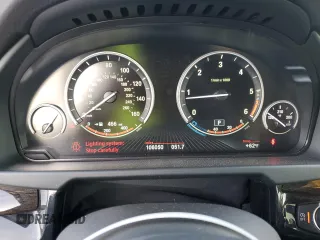 2014 BMW X5 xDrive35d z VIN 5UXKS4C53E0C07301, wystawiony jako Copart lot #54429095 z przebiegiem 106 050 mil mil oraz Szkoda całkowita • Salvage title. Historia ofert i sprzedaży dostępna na DreamBid. Obrazek 9.