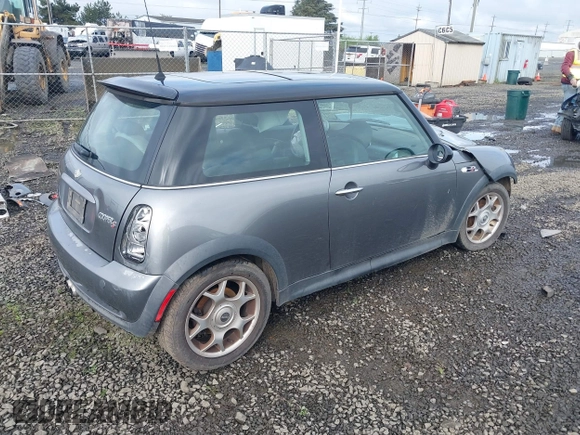 2004 MINI Hardtop S z VIN WMWRE33434TD88466, wystawiony jako IAAI lot #42012286 z przebiegiem 171 283 mil mil oraz . Historia ofert i sprzedaży dostępna na DreamBid. Obrazek 4.