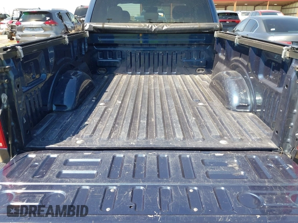 2018 Ford F-150 XL z VIN 1FTEX1CP6JFE07304, wystawiony jako IAAI lot #41984097 z przebiegiem 100 658 mil mil oraz . Historia ofert i sprzedaży dostępna na DreamBid. Obrazek 17.