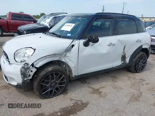 2016 MINI Countryman S with VIN WMWZC3C53GWP53582, listed as a IAAI auction lot 42400636 with Not provided miles and . Bid and sale history available at DreamBid. Image 6.
