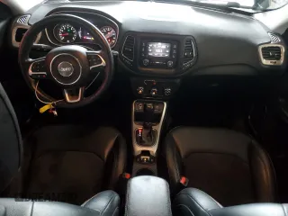 2018 Jeep Compass Latitude z VIN 3C4NJCBB6JT265612, wystawiony jako Copart lot #56628905 z przebiegiem 108 592 mil mil oraz Szkoda całkowita • Salvage title. Historia ofert i sprzedaży dostępna na DreamBid. Obrazek 8.