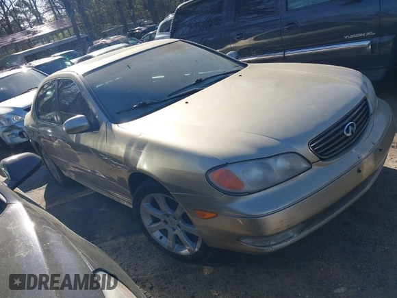 2004 Infiniti I35 with VIN JNKDA31A74T212730, listed as a IAAI auction lot 41875508 with 183,741 mi miles. Bid and sale history available at carsss.com. Image 1.