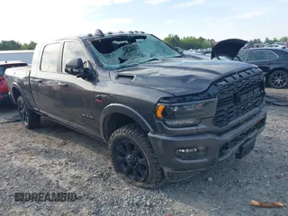 2022 Ram 2500 Limited z VIN 3C6UR5TL9NG195293, wystawiony jako IAAI lot #42023716 z przebiegiem 48 702 mil mil oraz . Historia ofert i sprzedaży dostępna na DreamBid. Obrazek 1.