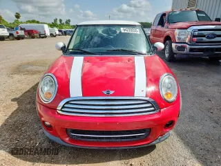 2011 MINI Hardtop with VIN WMWSU3C54BT095490, listed as a Copart auction lot 64220255 with 81,121 mi miles and Clean title. Bid and sale history available at DreamBid. Image 5.