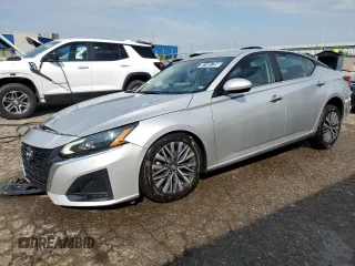 2023 Nissan Altima SV z VIN 1N4BL4DV6PN365427, wystawiony jako Copart lot #61181725 z przebiegiem 69 412 mil mil oraz Czysty tytuł • Clean title. Historia ofert i sprzedaży dostępna na DreamBid. Obrazek 1.