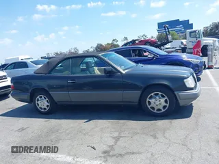 1994 Mercedes-Benz E 320 with VIN WDBEA66E7RC004579, listed as a IAAI auction lot 42170487 with 118,530 mi miles and . Bid and sale history available at DreamBid. Image 13.